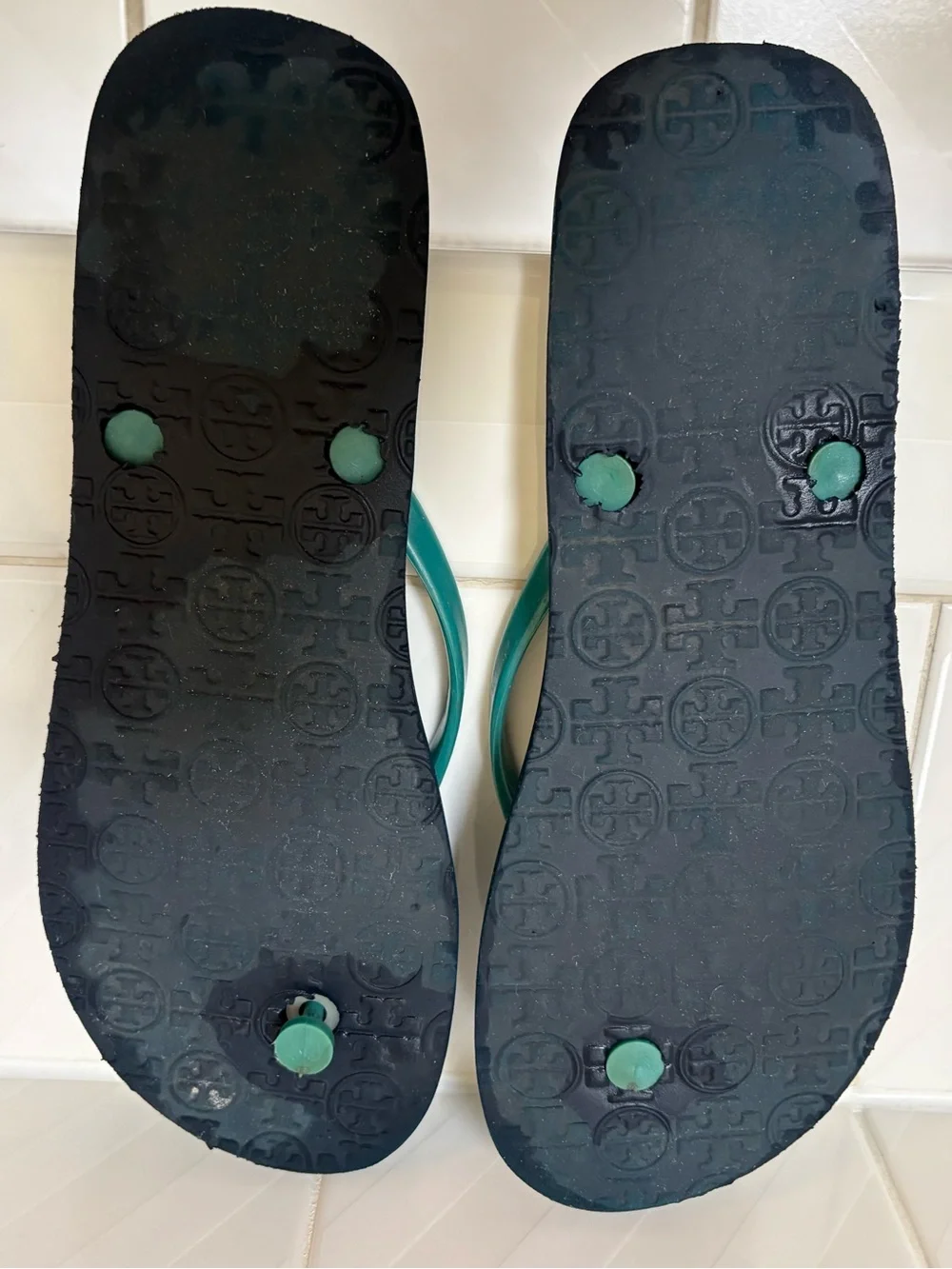 Tory Burch Teal Patterned Logo Flip Flop Sandals - Women